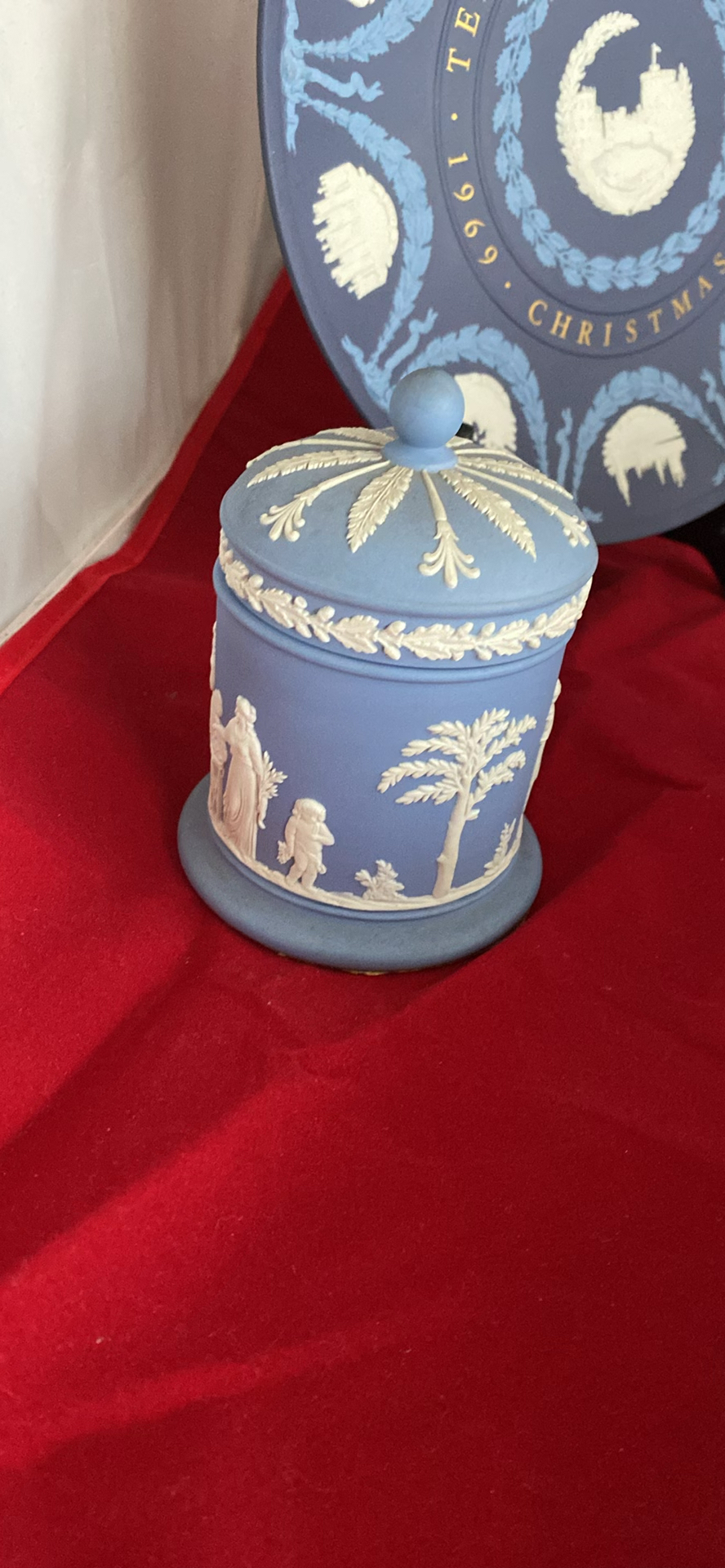 Wedgwood Jasperware With Reference Books - image 16 of 22