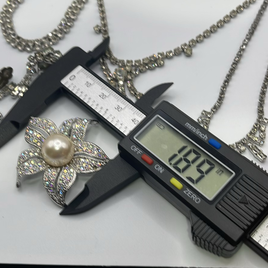 Various Vintage Jewelry - image 14 of 15