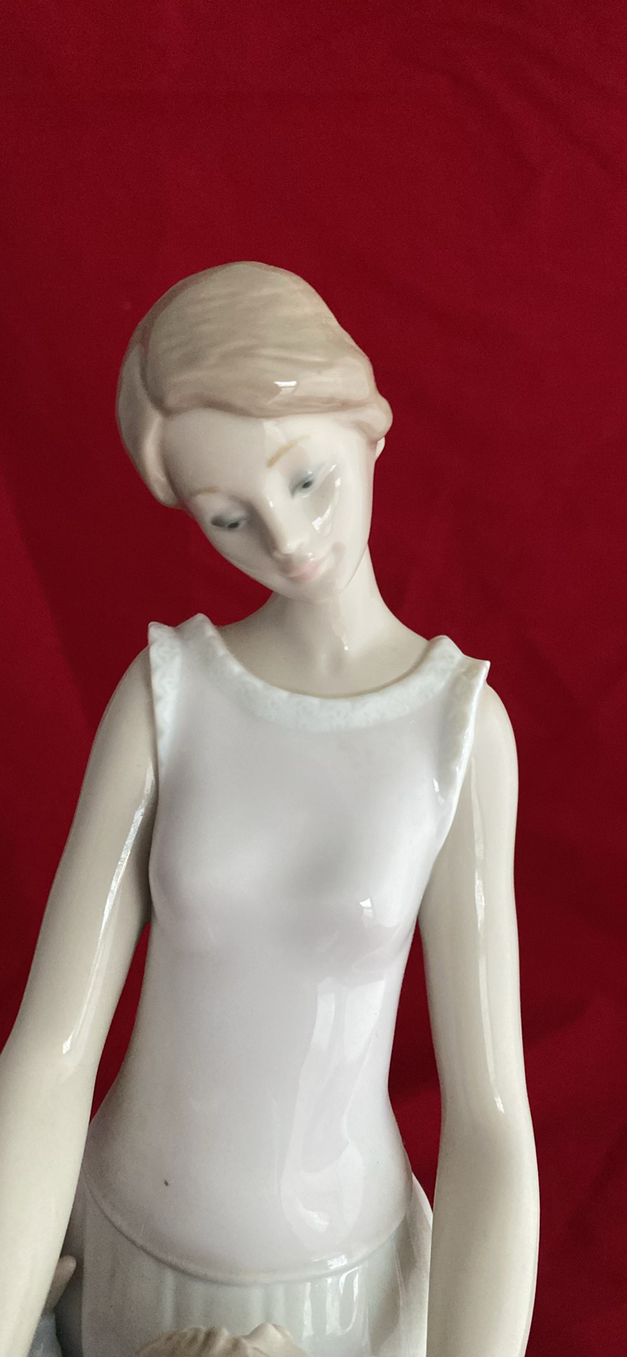 Lladro Figurine Someone To Look Up To - image 2 of 9