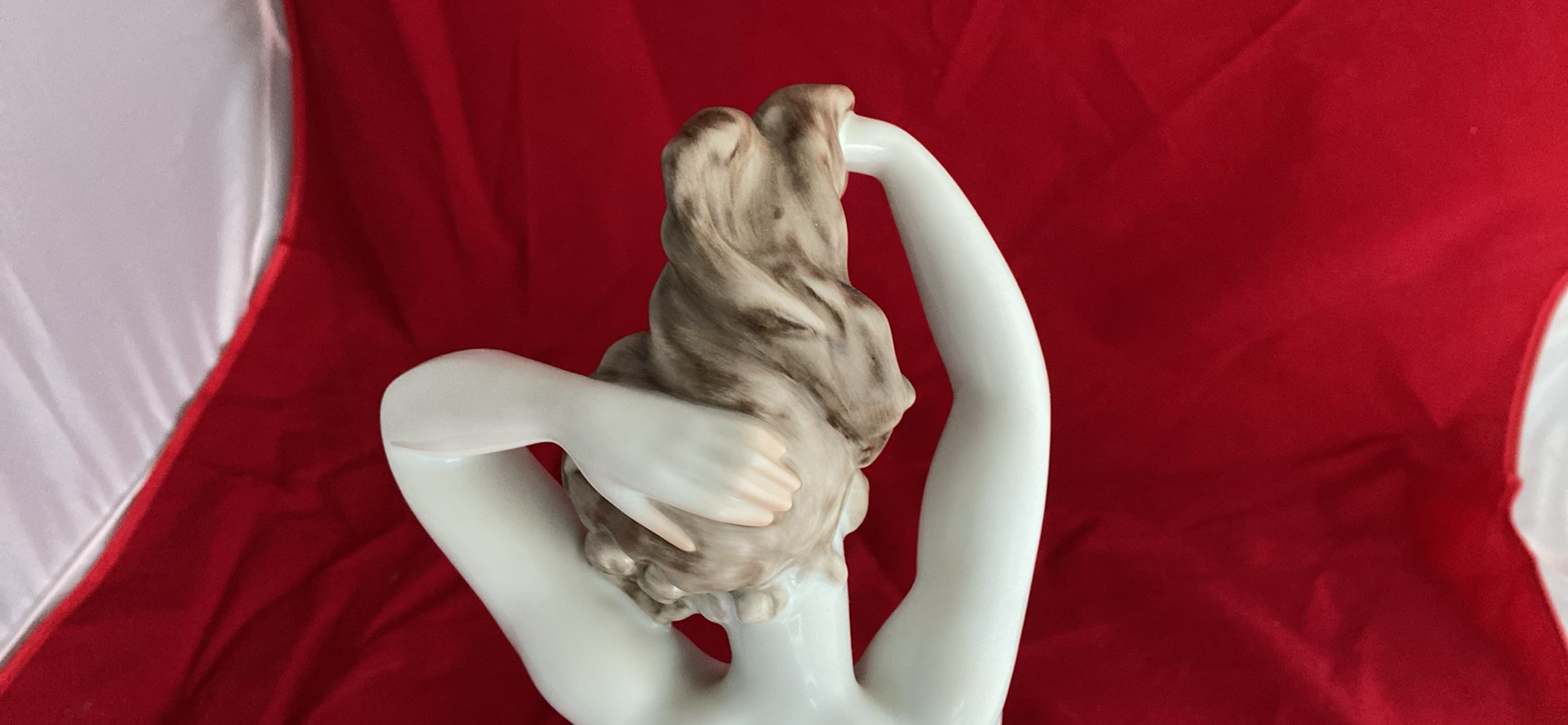 Herend Porcelain Art Deco “Bathtime” Figurine - image 7 of 11
