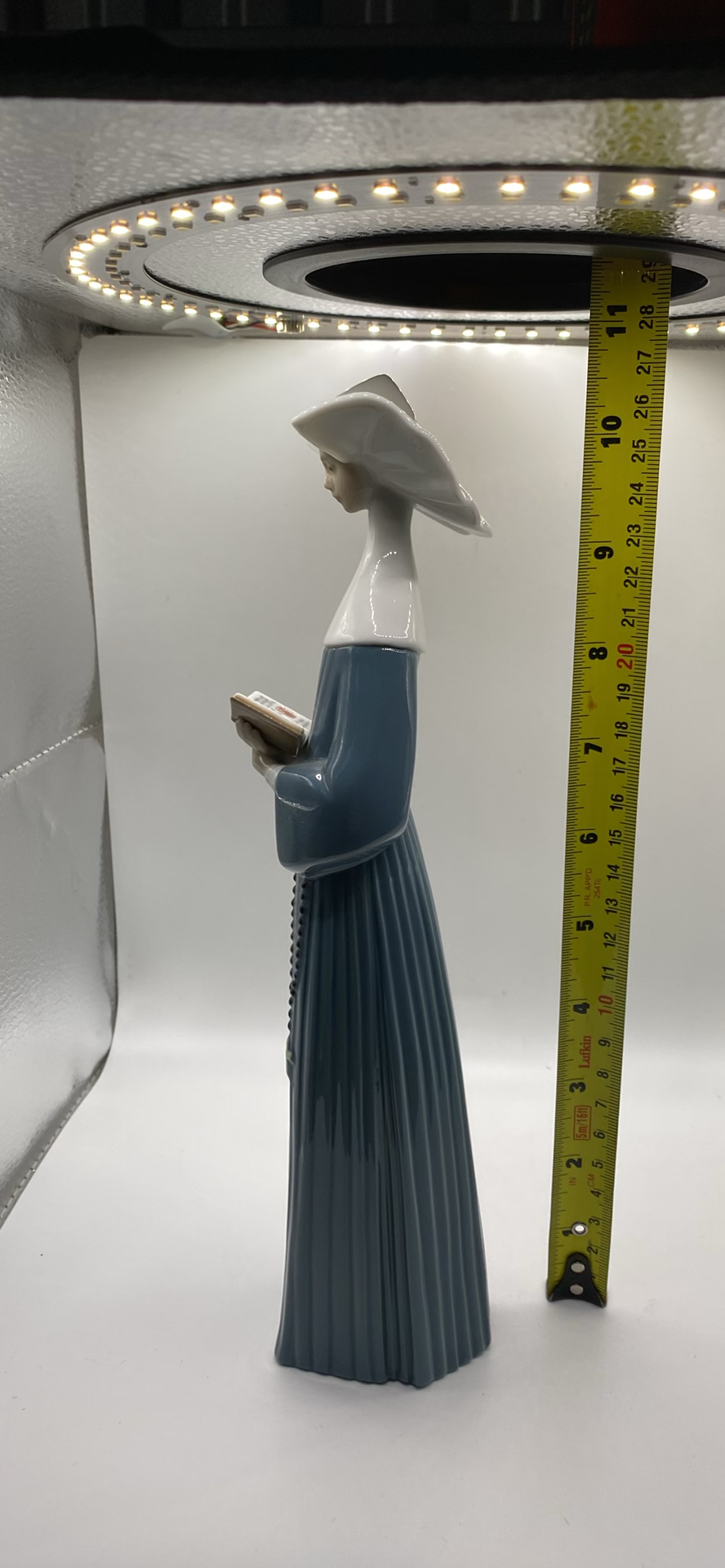 Lladró Porcelain Nun Figurine Prayerful Moment - image 2 of 5