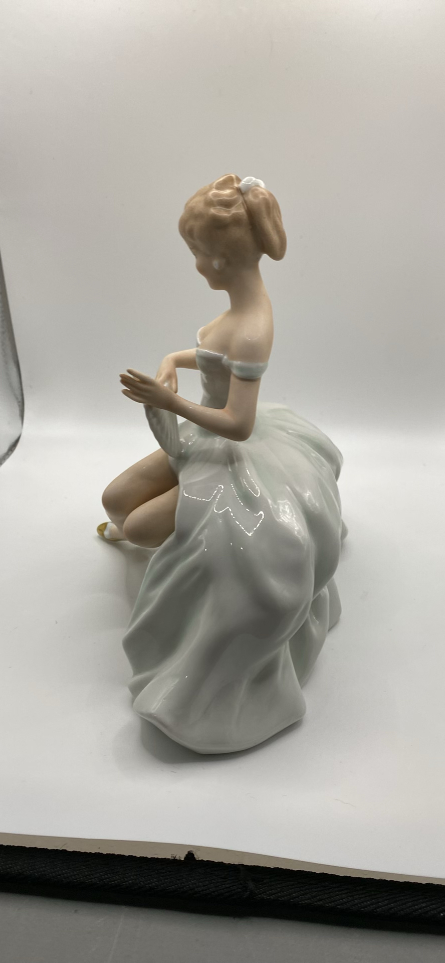 Wallendorf Seated Lady with Fan - image 2 of 6