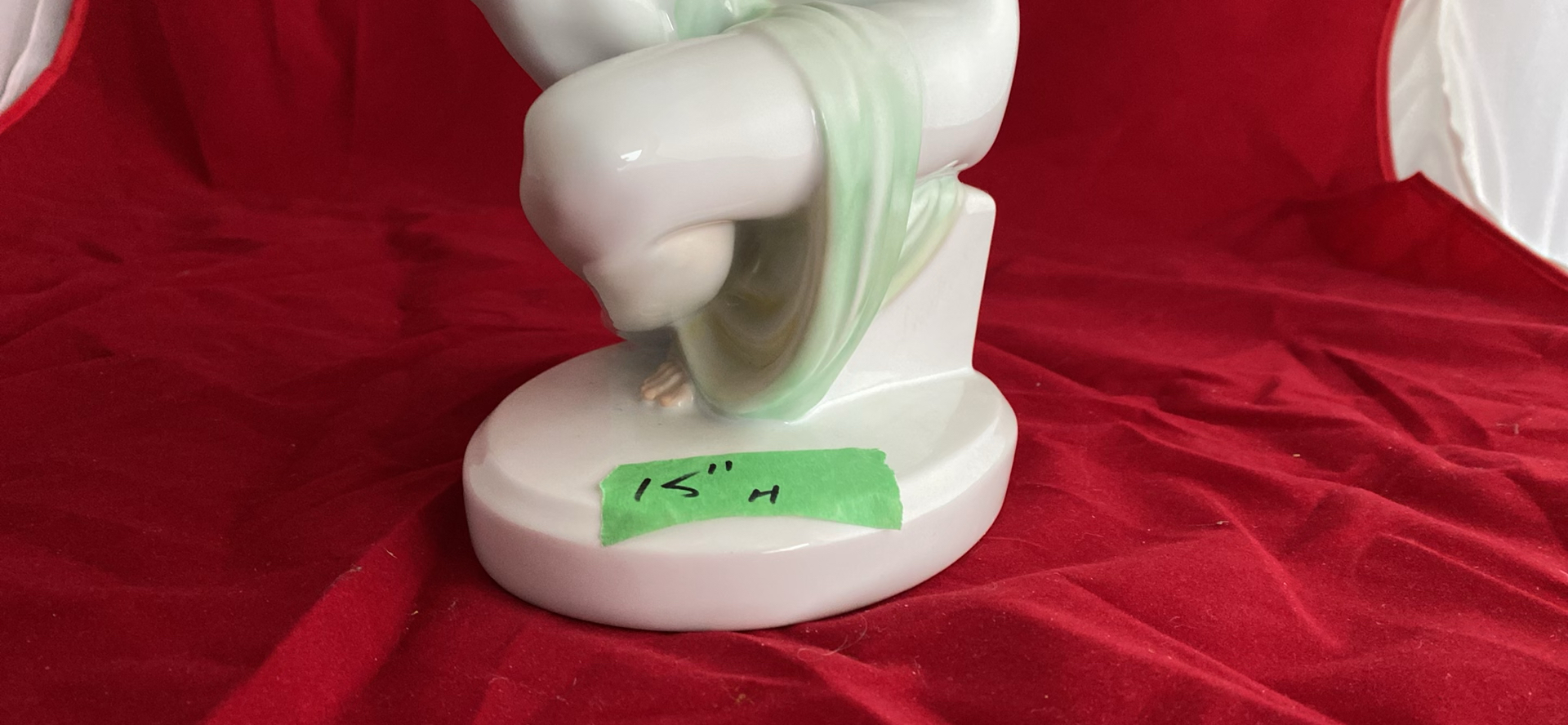 Herend Porcelain Art Deco “Bathtime” Figurine - image 6 of 11