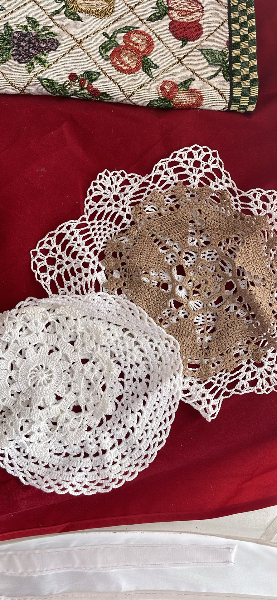 Various Vintage Linens - image 5 of 16