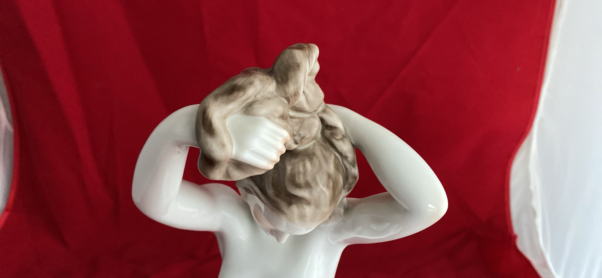Herend Porcelain Art Deco “Bathtime” Figurine - image 2 of 11