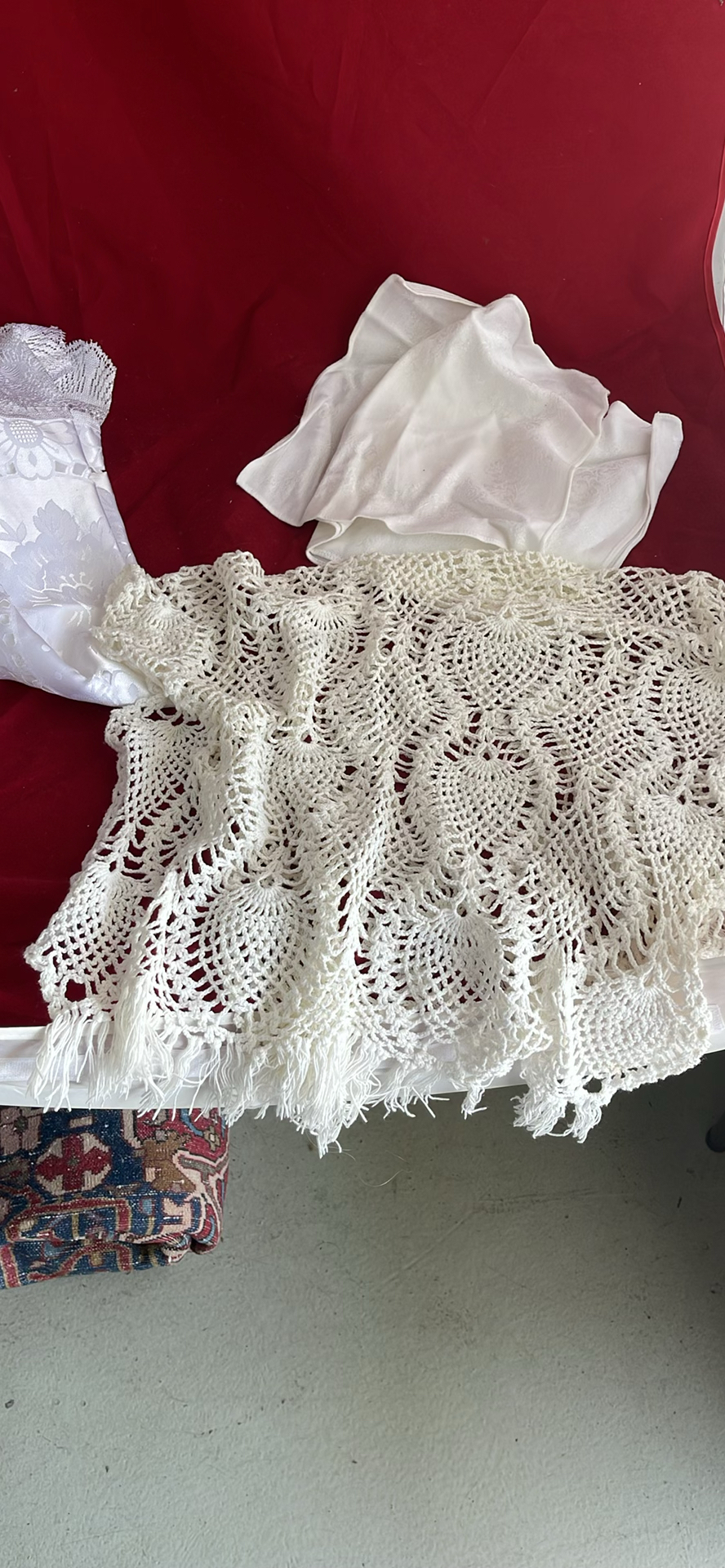 Various Vintage Linens - image 14 of 16