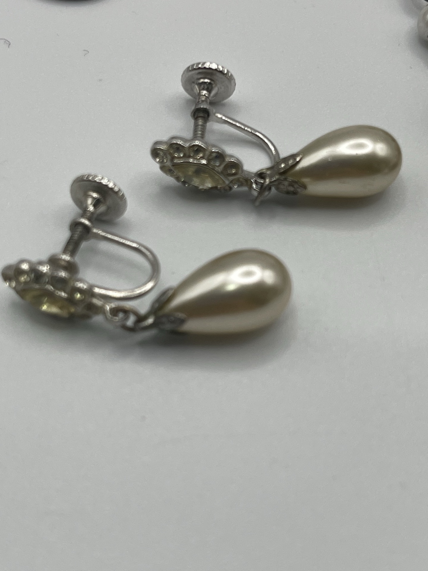 Vintage Necklace And Earrings - image 11 of 19