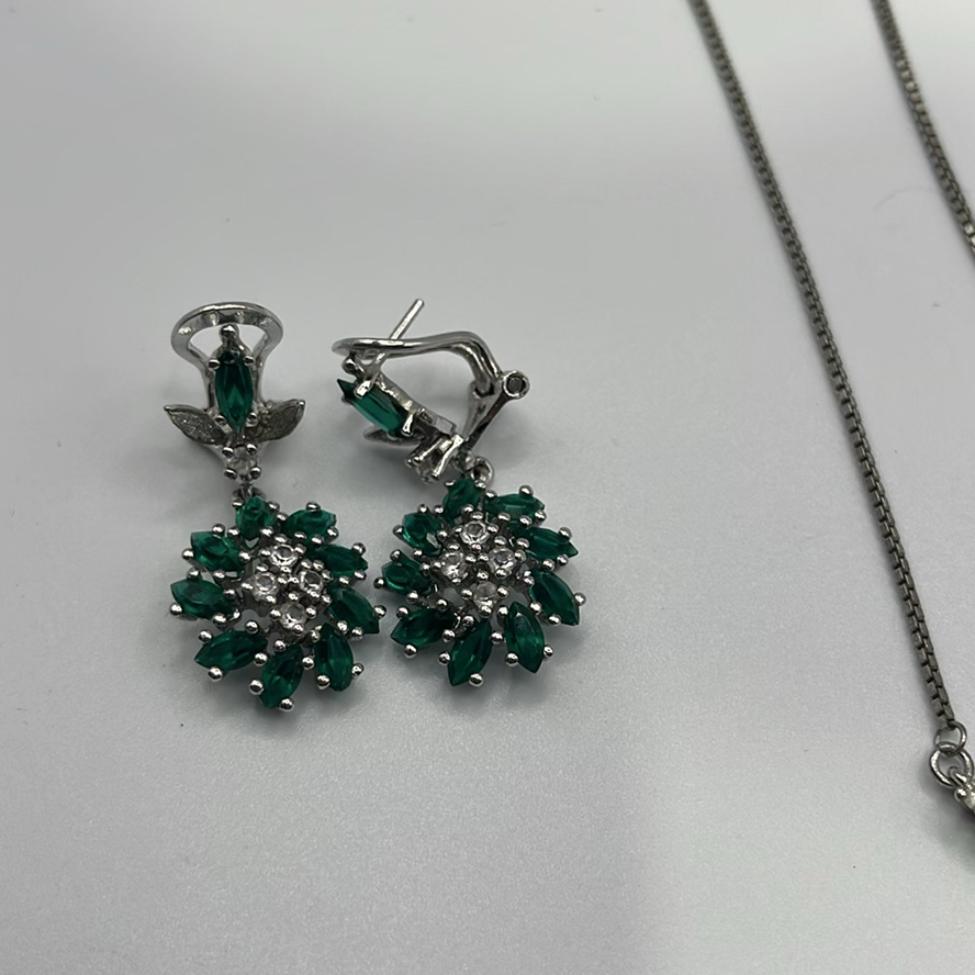 Green Stone Jewelry - image 8 of 10