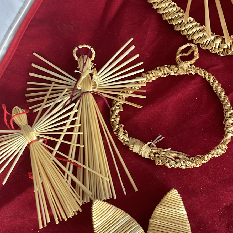 Natural Straw Decor And Willow Tree Figure - image 9 of 10