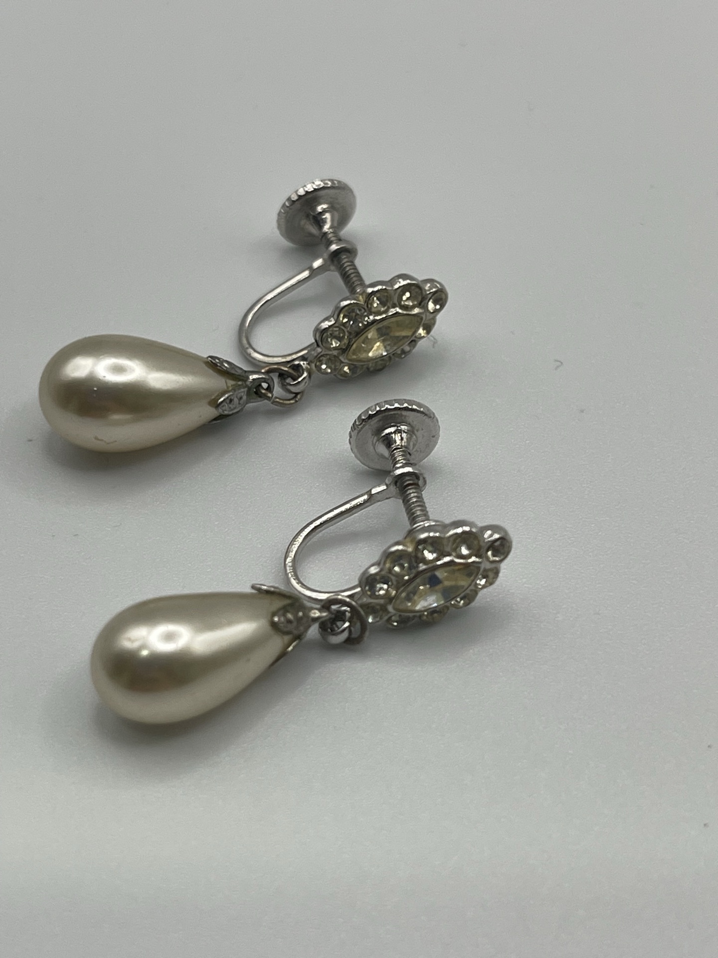 Vintage Necklace And Earrings - image 8 of 19