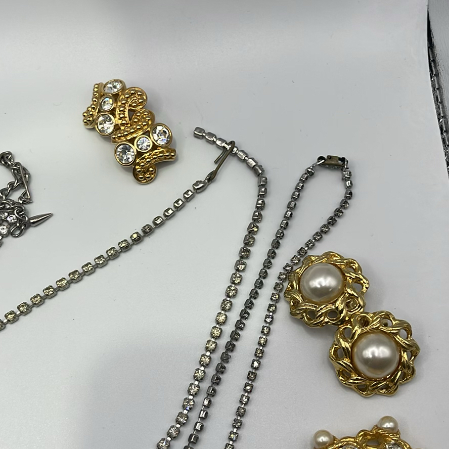 Various Vintage Jewelry - image 8 of 15