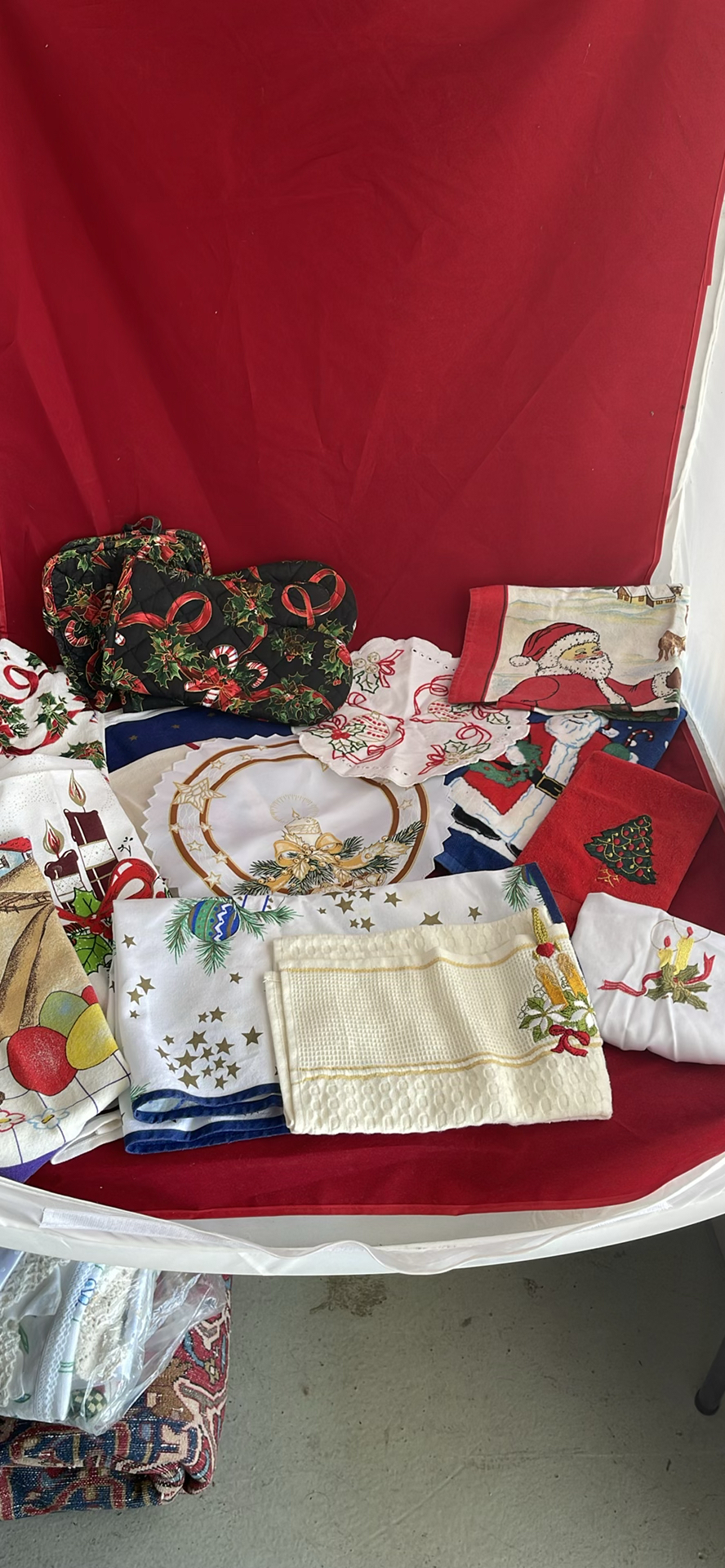 Christmas Vintage Linens - image 1 of 15