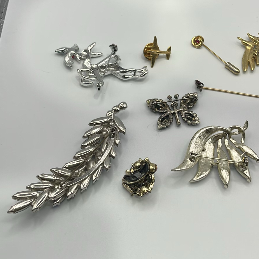 Vintage Brooches And Pins - image 6 of 13