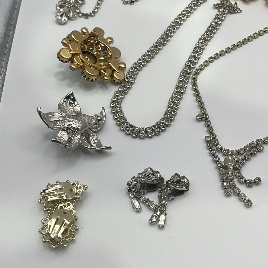 Various Vintage Jewelry - image 10 of 15