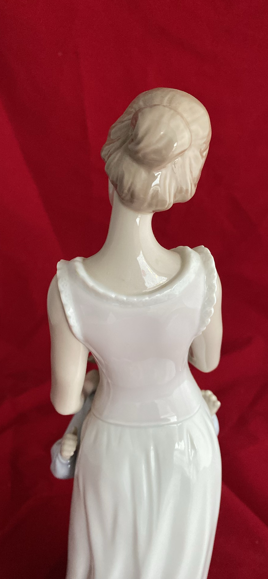 Lladro Figurine Someone To Look Up To - image 5 of 9