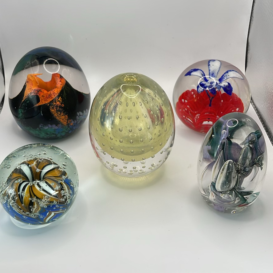 5 Paperweights - image 1 of 21