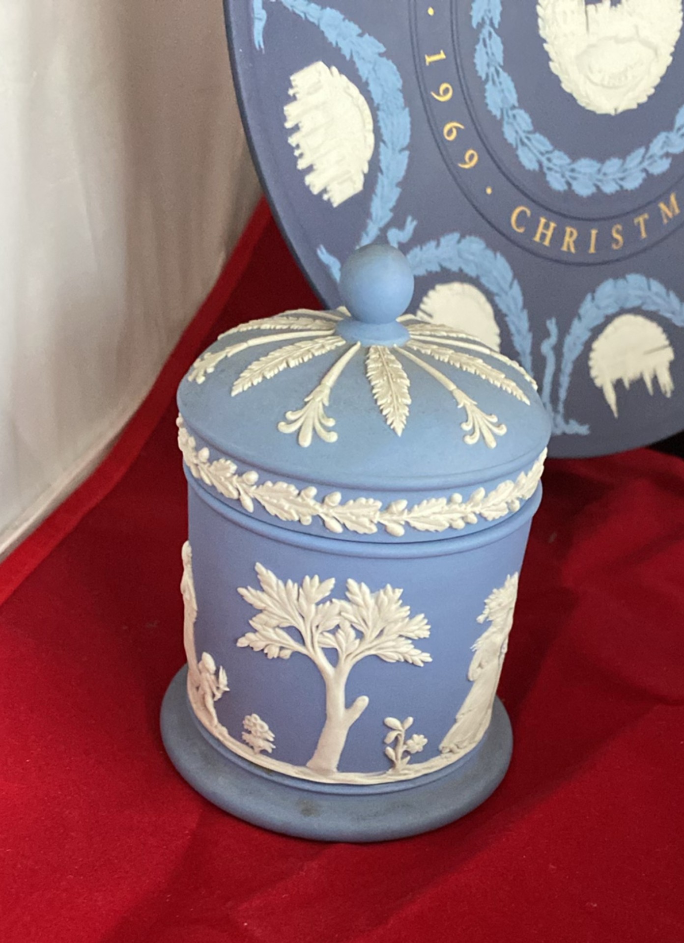 Wedgwood Jasperware With Reference Books - image 15 of 22