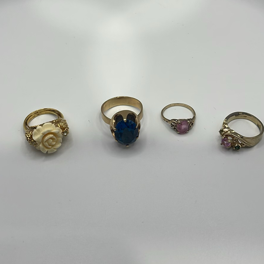 4 Vintage rings - image 1 of 13