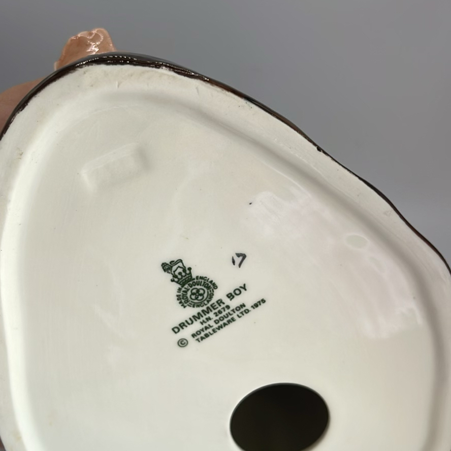 Royal Doulton Drummer Boy HN 2679 - image 10 of 10