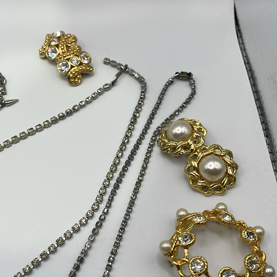 Various Vintage Jewelry - image 7 of 15