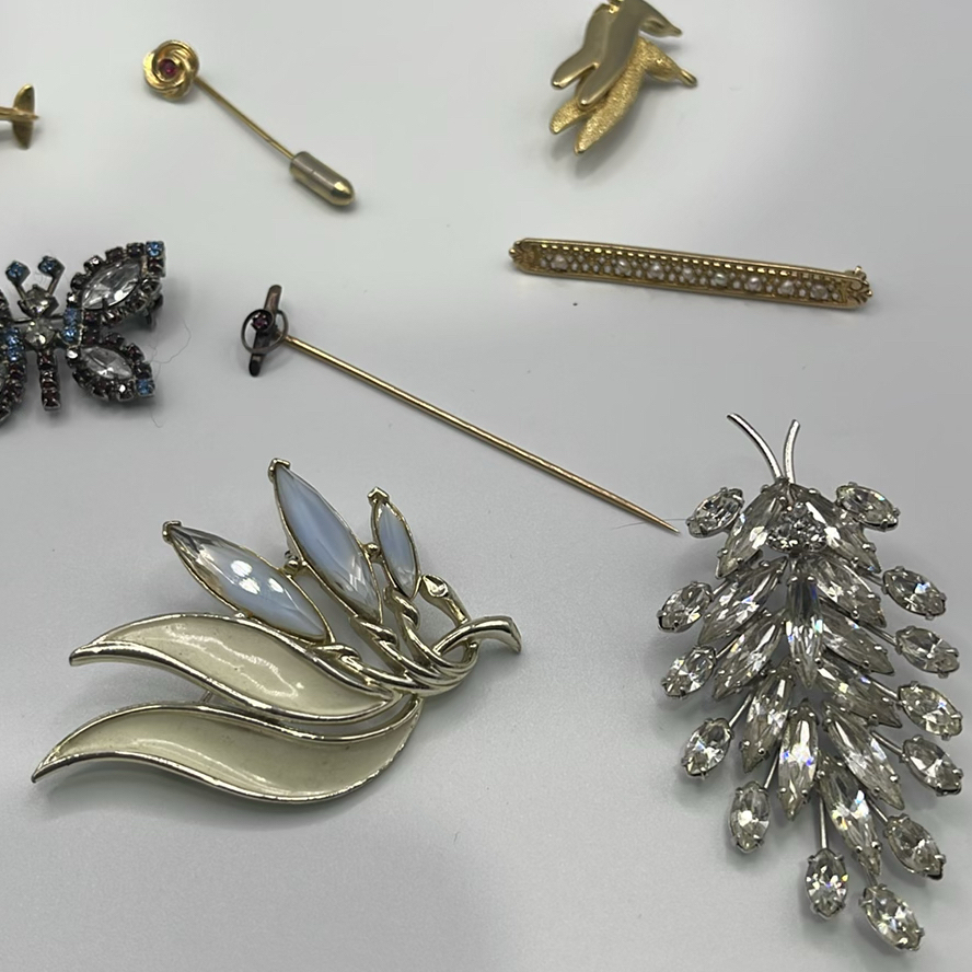 Vintage Brooches And Pins - image 5 of 13