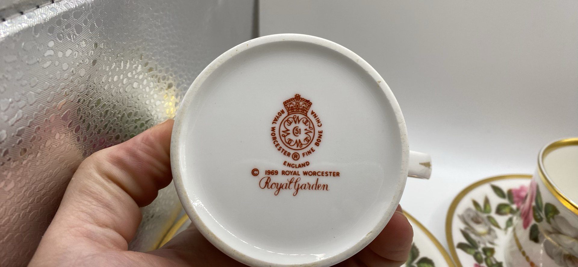 Royal Worcester Royal Garden teacup and saucer Set  - image 4 of 12