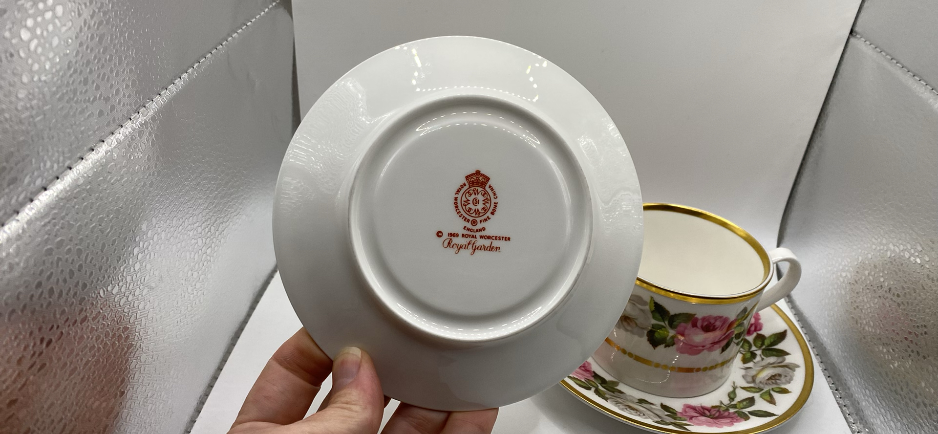 Royal Worcester Royal Garden teacup and saucer Set  - image 6 of 12