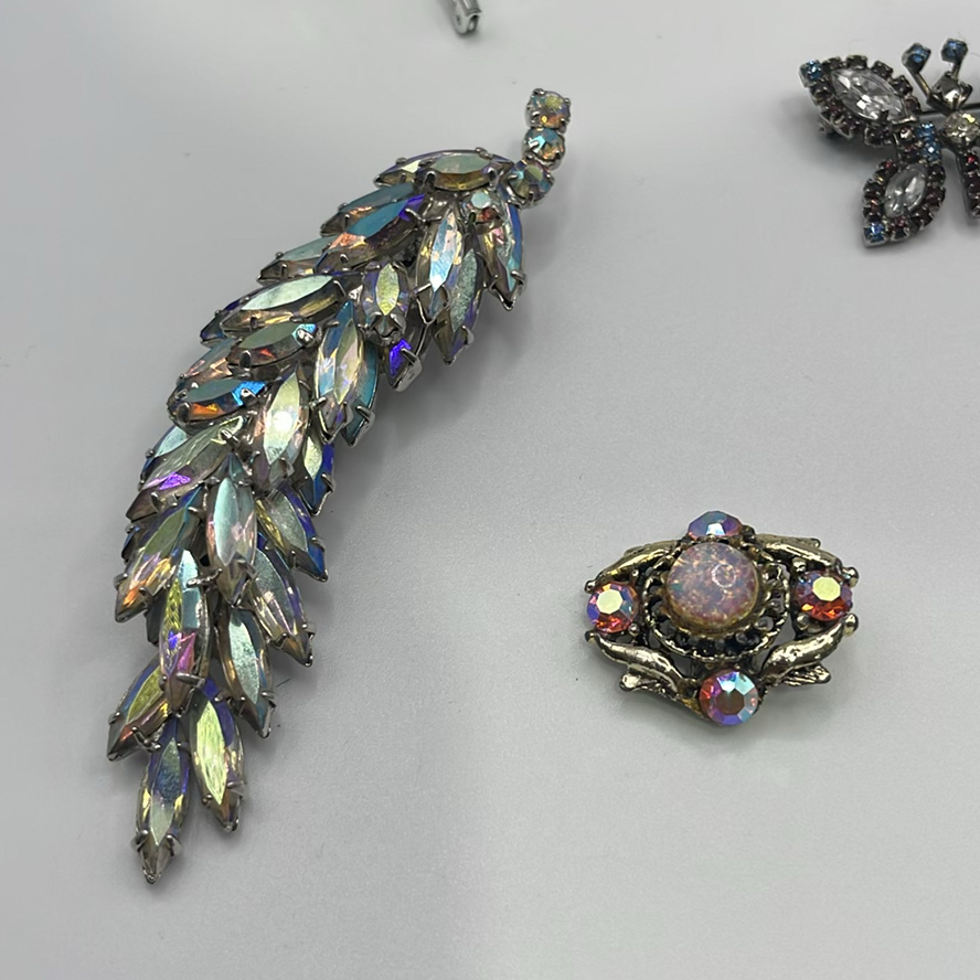 Vintage Brooches And Pins - image 2 of 13