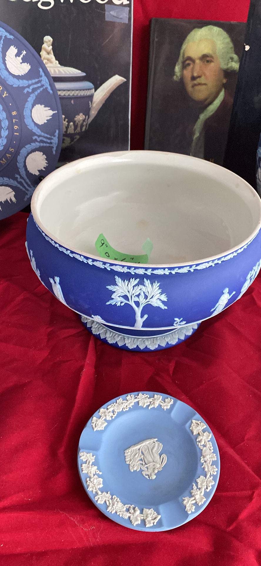 Wedgwood Jasperware With Reference Books - image 10 of 22