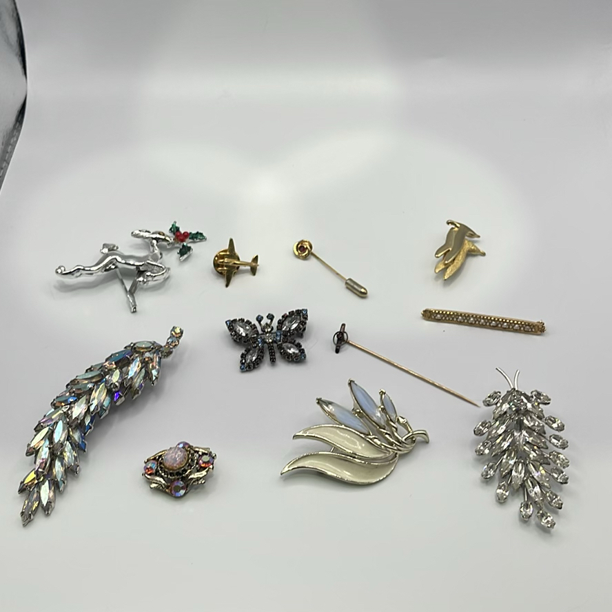 Vintage Brooches And Pins - image 1 of 13