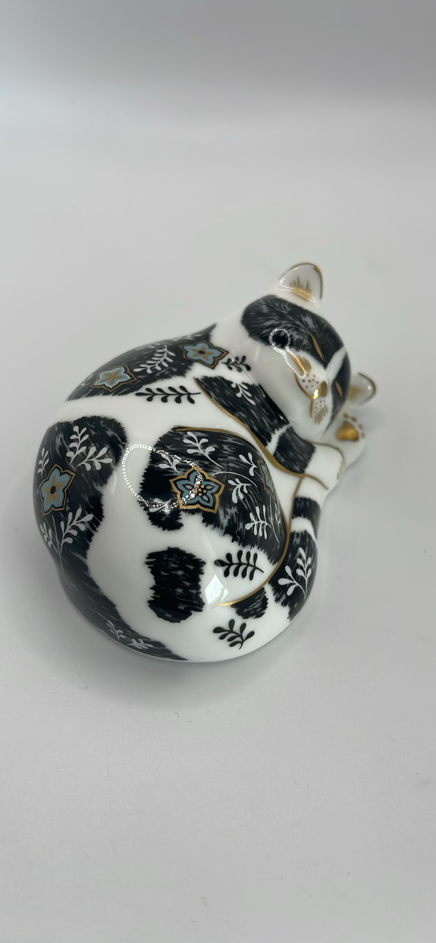 Royal Crown Derby Member Exclusive Misty Paperweight - image 8 of 8