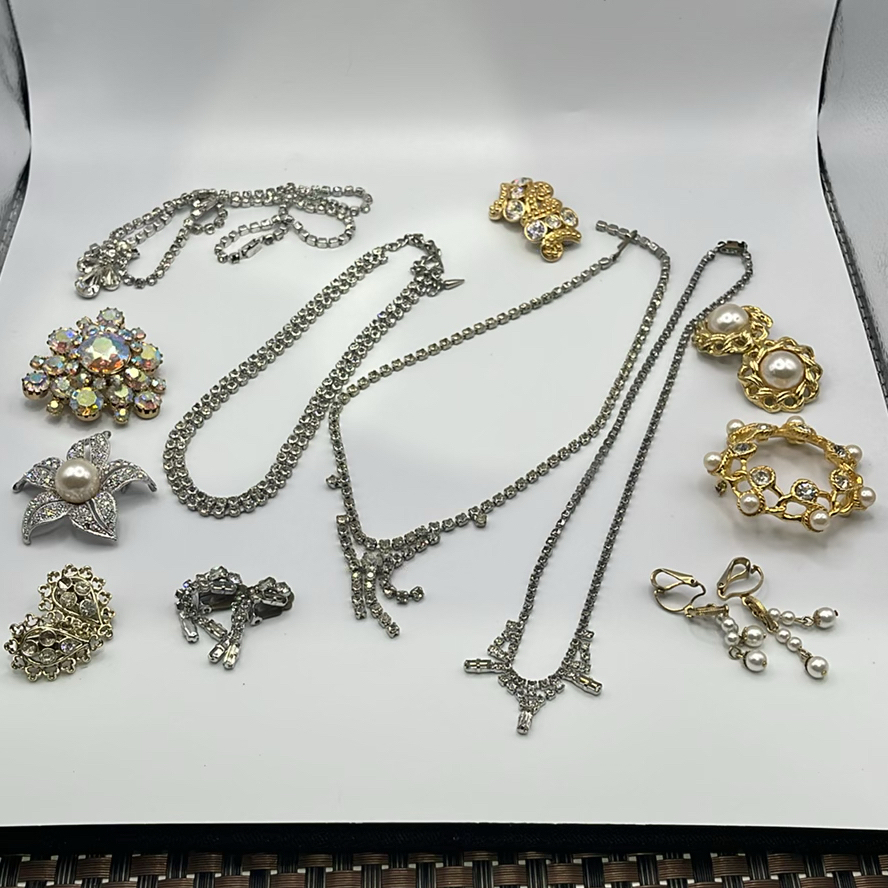 Various Vintage Jewelry - image 1 of 15