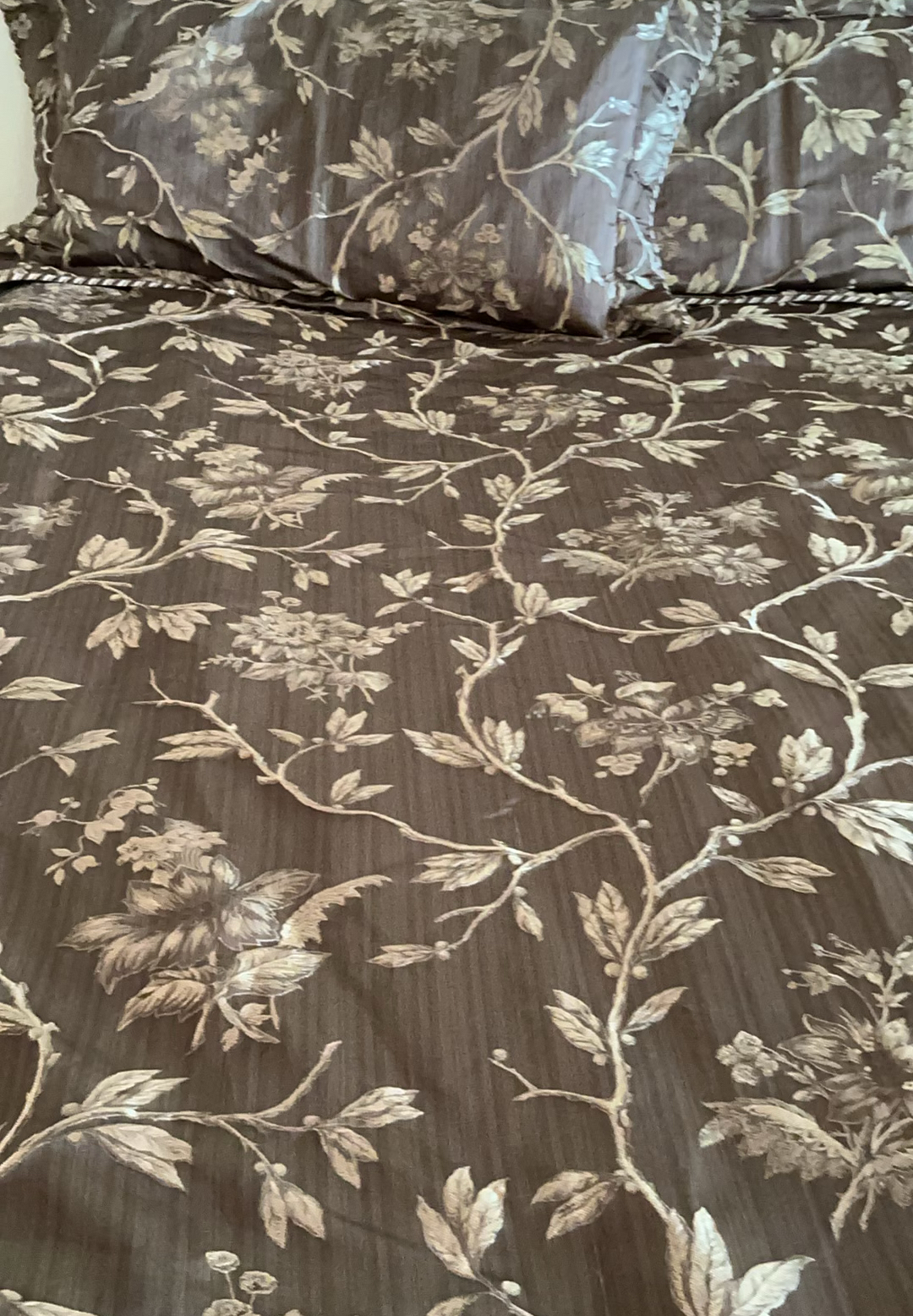 King Sized Comforter, Pillows And More. - image 2 of 5