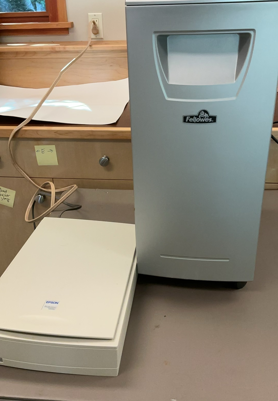 Fellowes paper shredder and Epson scanner - image 1 of 4