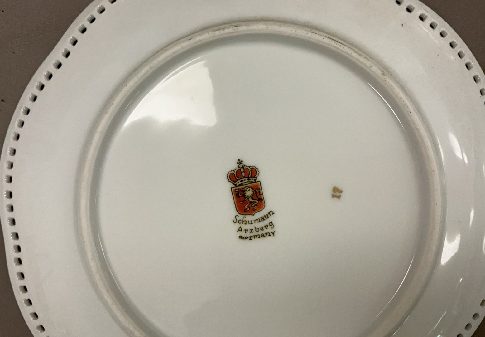 Assorted decorative porcelain plates with Currier & Ives and other motifs - image 10 of 20