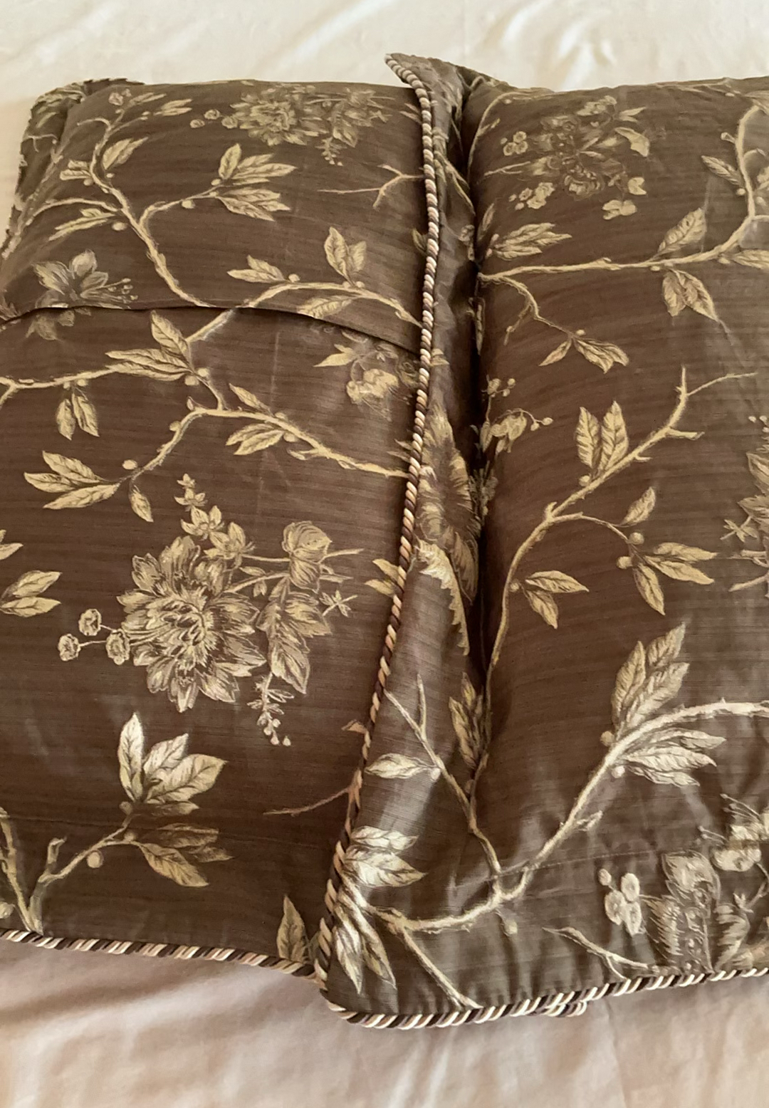 King Sized Comforter, Pillows And More. - image 4 of 5