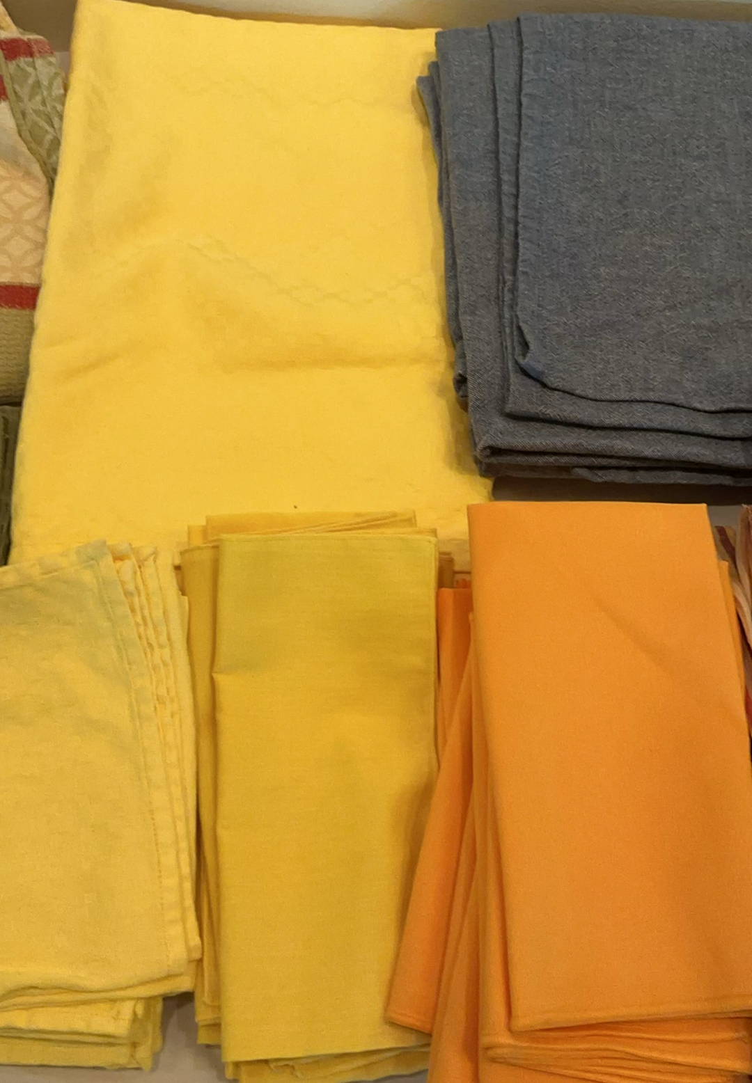 Colorful Table Linens - image 2 of 10