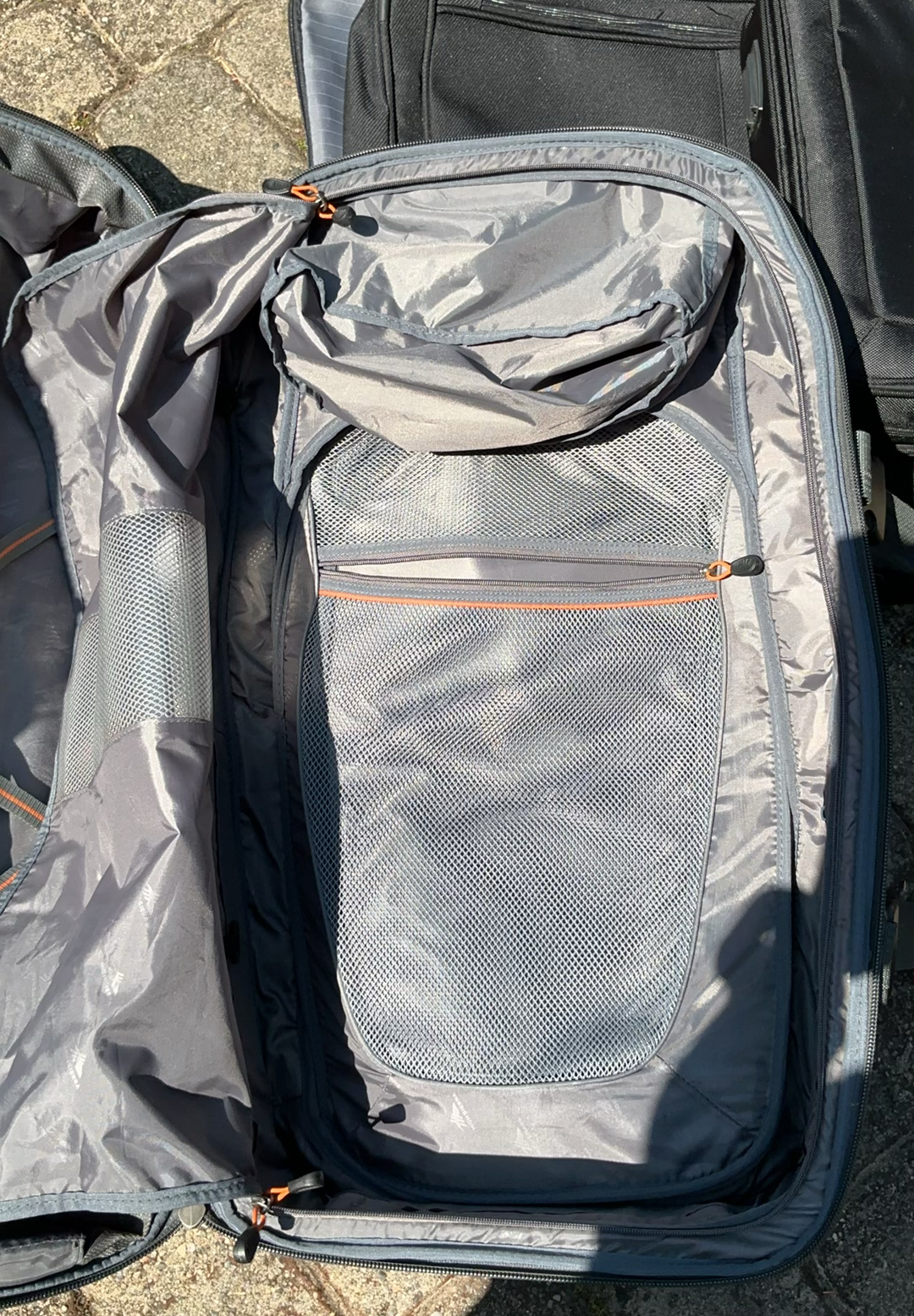 Embark extra Large suitcases with multiple compartments - image 3 of 7