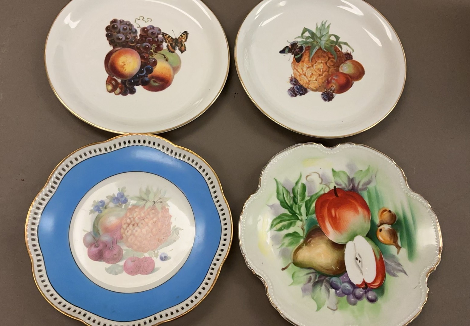 Assorted decorative porcelain plates with Currier & Ives and other motifs - image 8 of 20