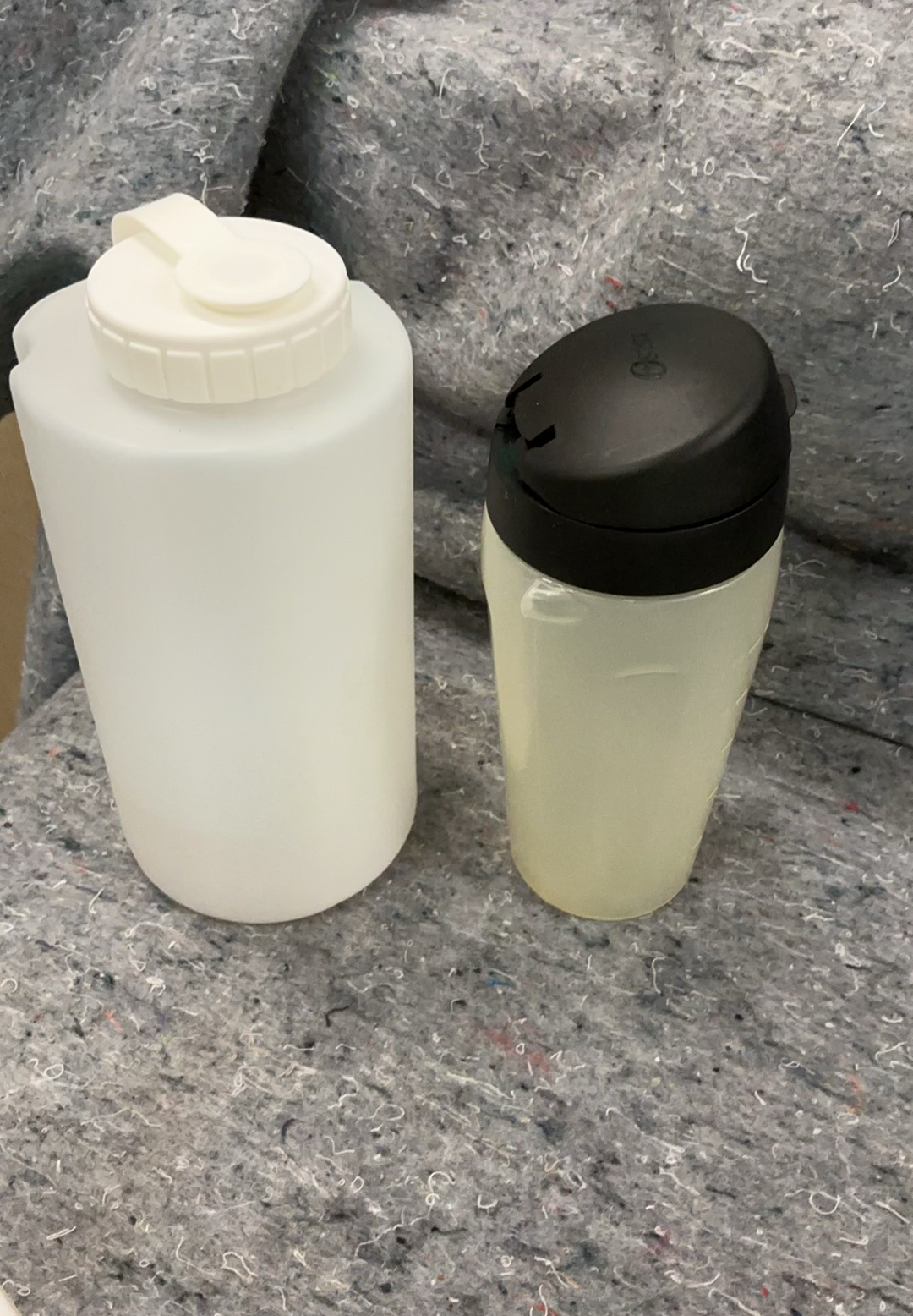Authentic Tupperware carrying containers - image 6 of 7