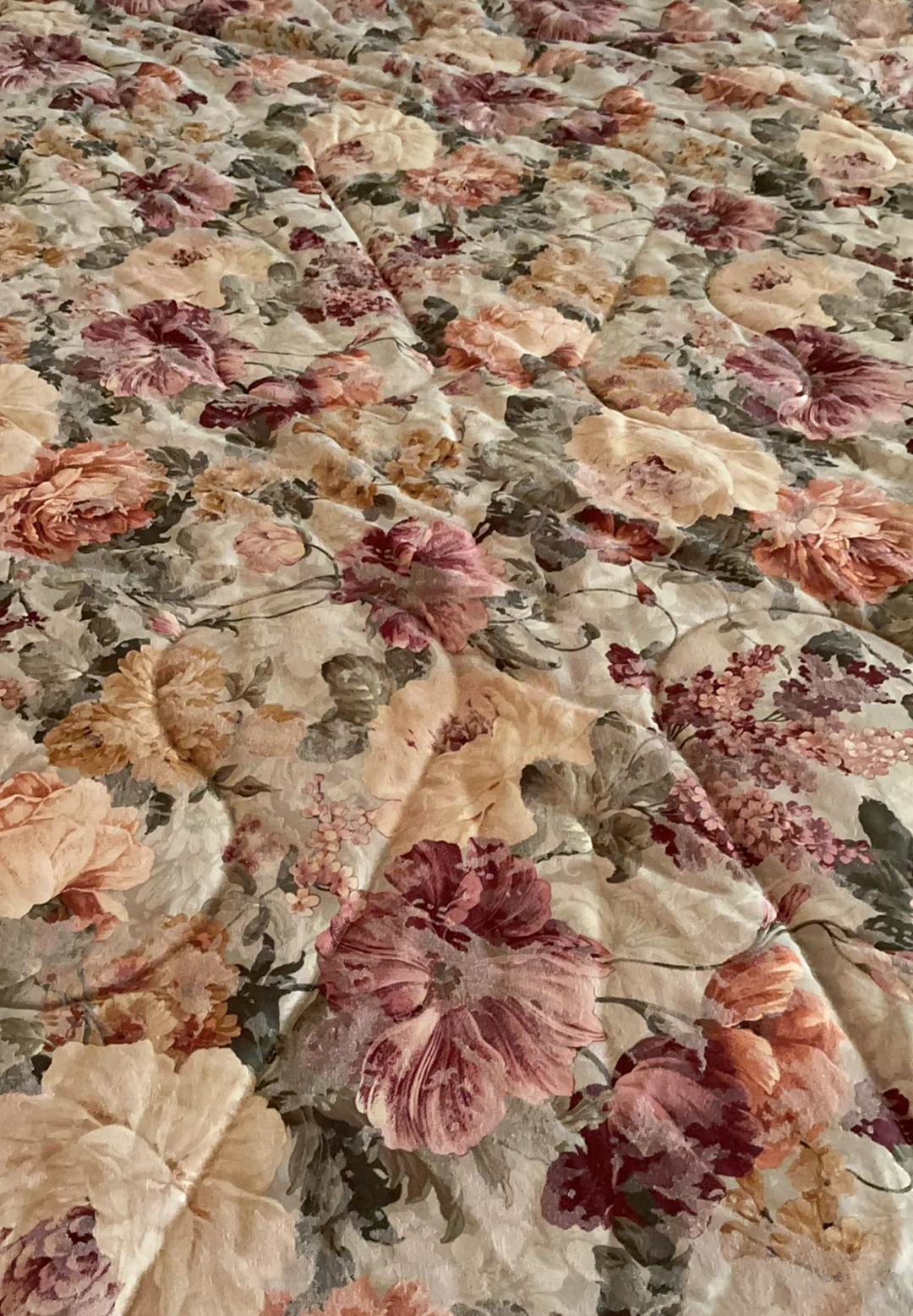 Floral King Sized Comforter, Bedskirt And Mattress Cover - image 1 of 6