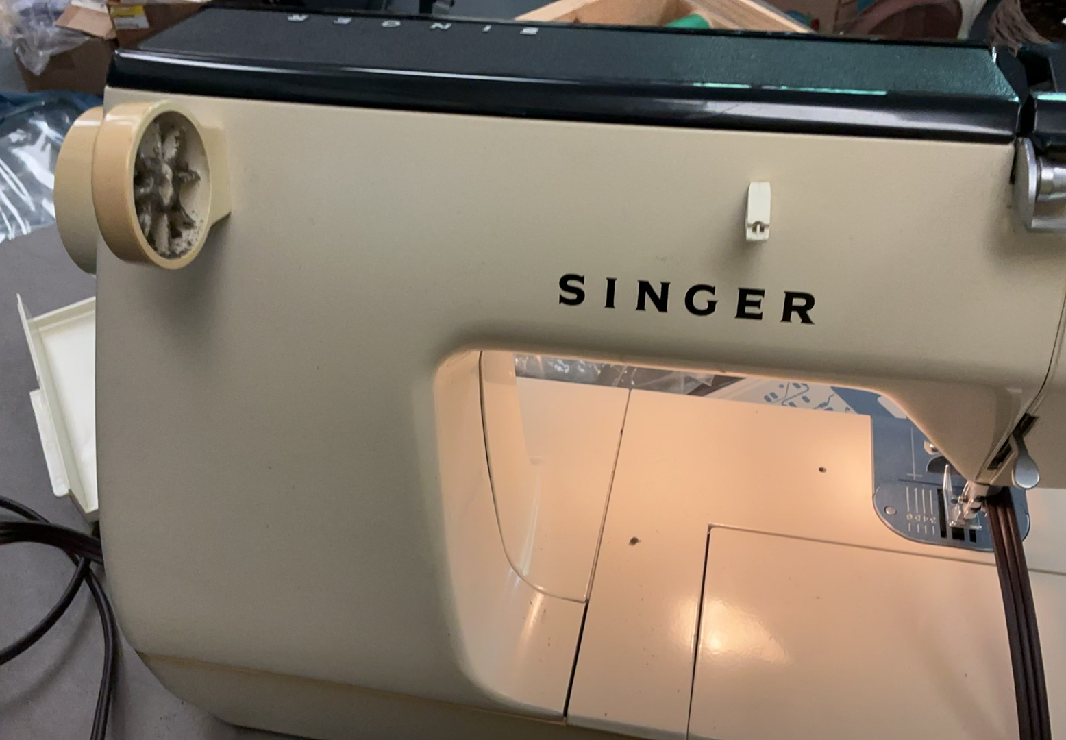 Singer Athena 2000 Sewing Machine 1975 - image 3 of 9