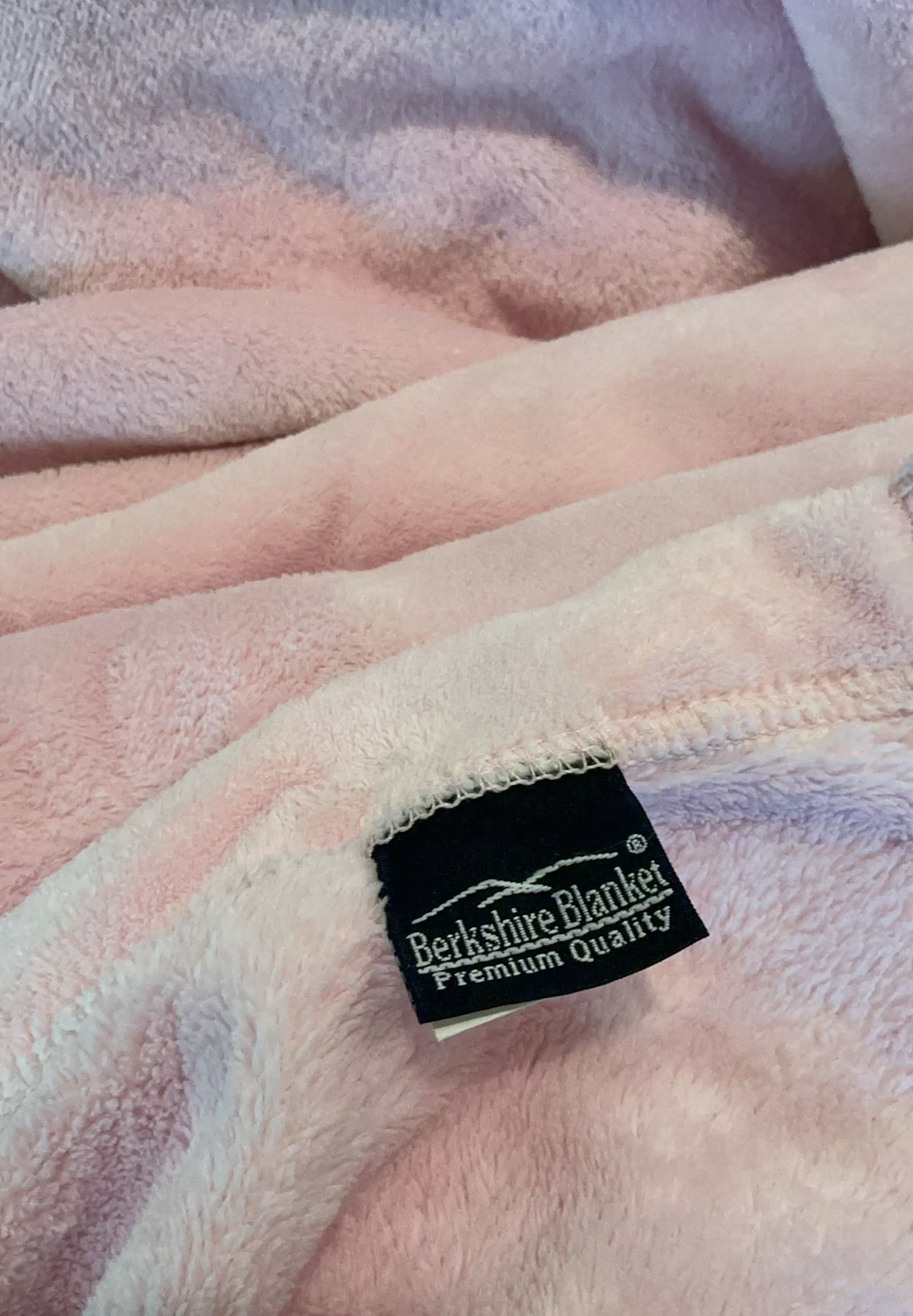 Pastel palm-tree quilt and pink Berkshire Blanket - image 2 of 5