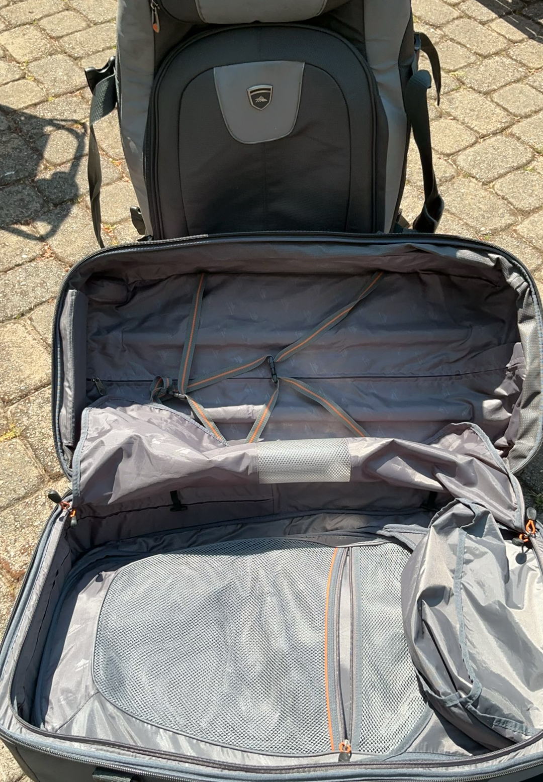 Embark extra Large suitcases with multiple compartments - image 2 of 7
