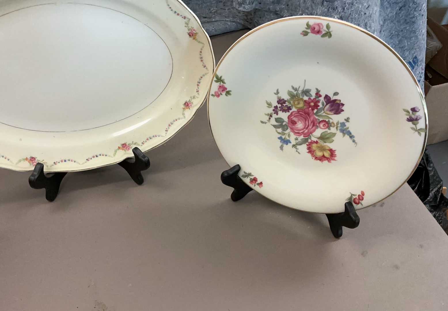 Assorted decorative porcelain plates with Currier & Ives and other motifs - image 12 of 20
