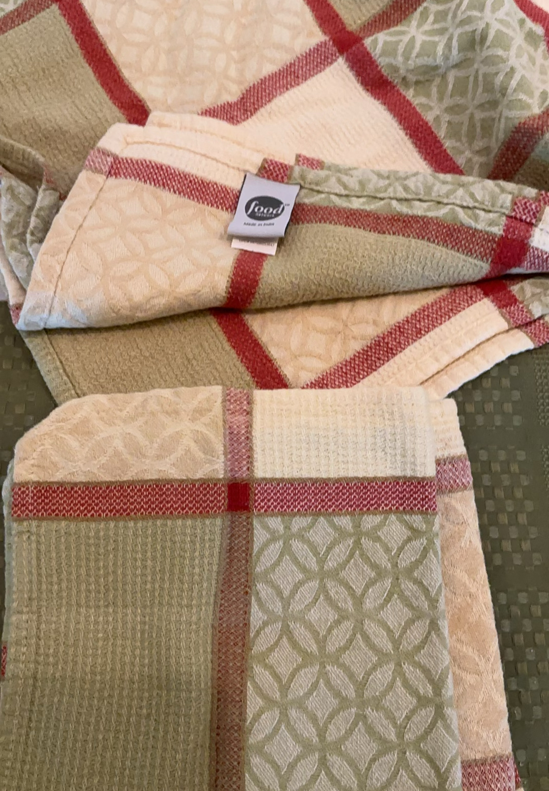 Colorful Table Linens - image 4 of 10