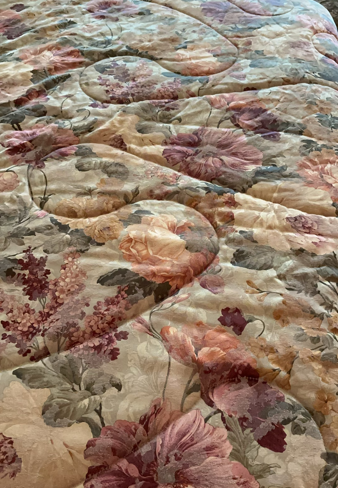 Floral King Sized Comforter, Bedskirt And Mattress Cover - image 2 of 6