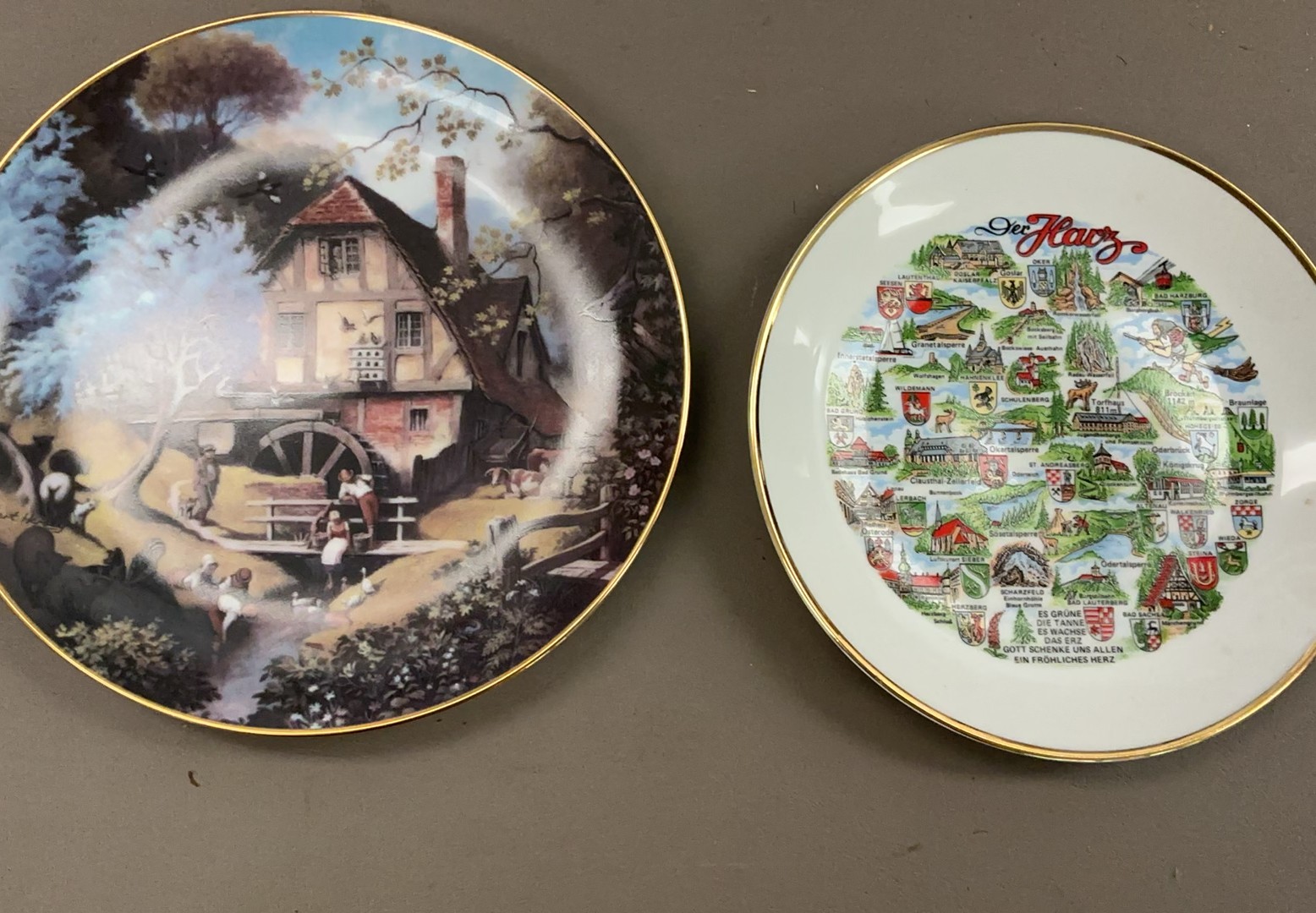 Assorted decorative porcelain plates with Currier & Ives and other motifs - image 16 of 20