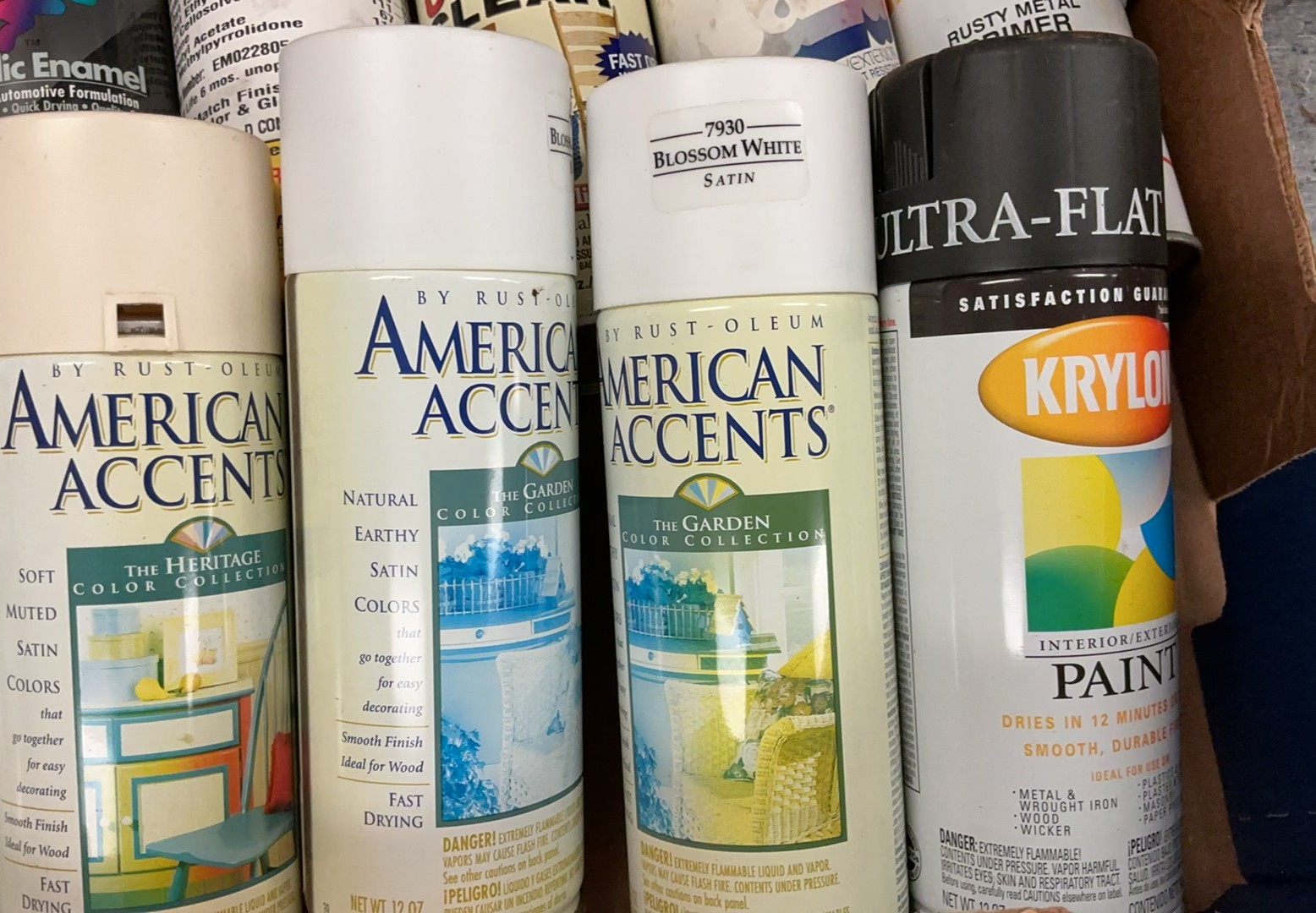 Assorted spray paint cans (Krylon, American Accents, Rust-Oleum) - image 5 of 9