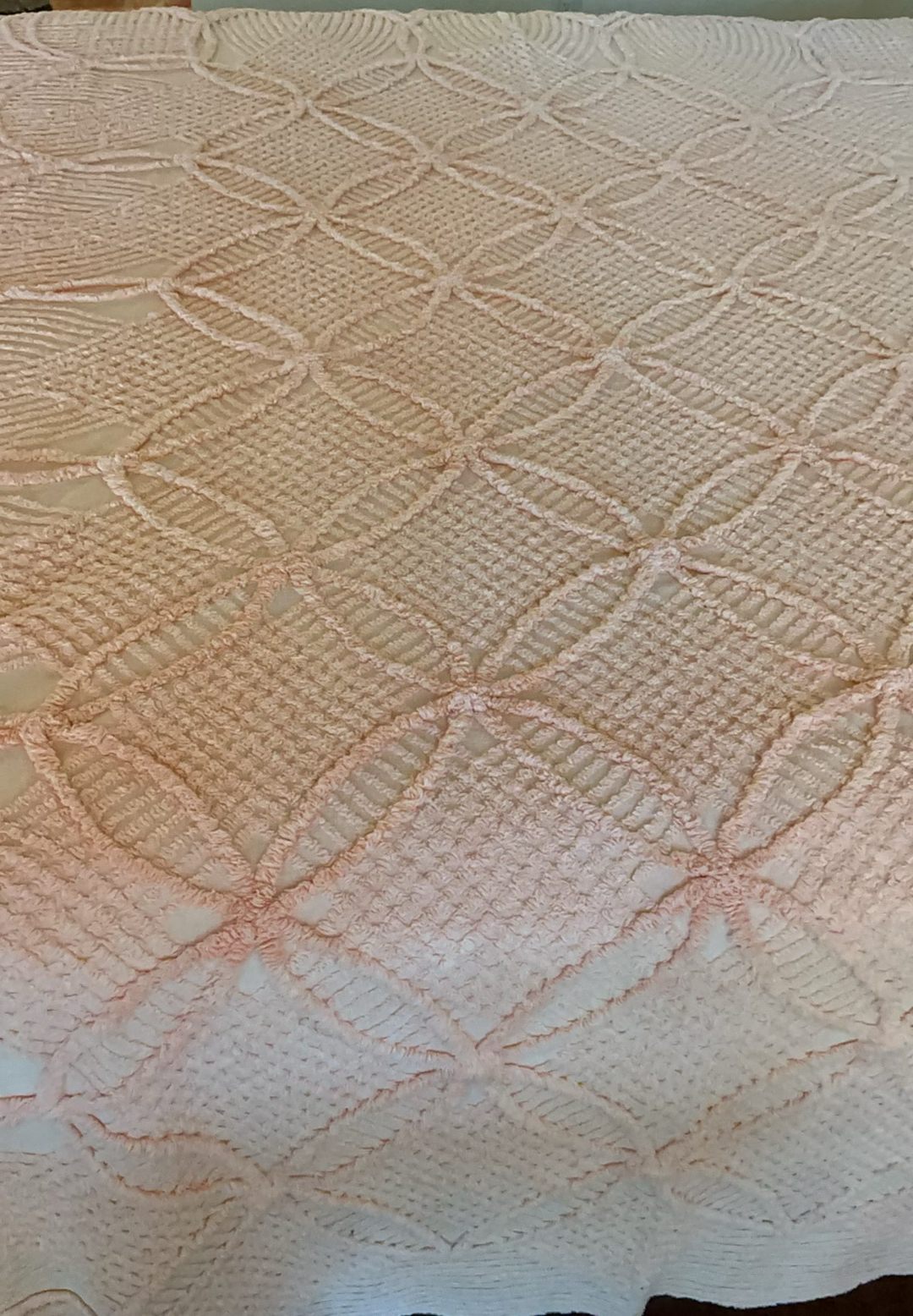 Vintage King Chenille Bedspread And Pilllow cases - image 3 of 5